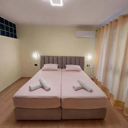 Selefi Tirana